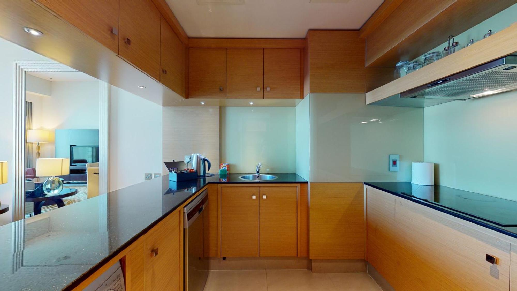 Marriott Executive Apartments Al Jaddaf, Dubái Habitación foto A kitchen in a hotel suite