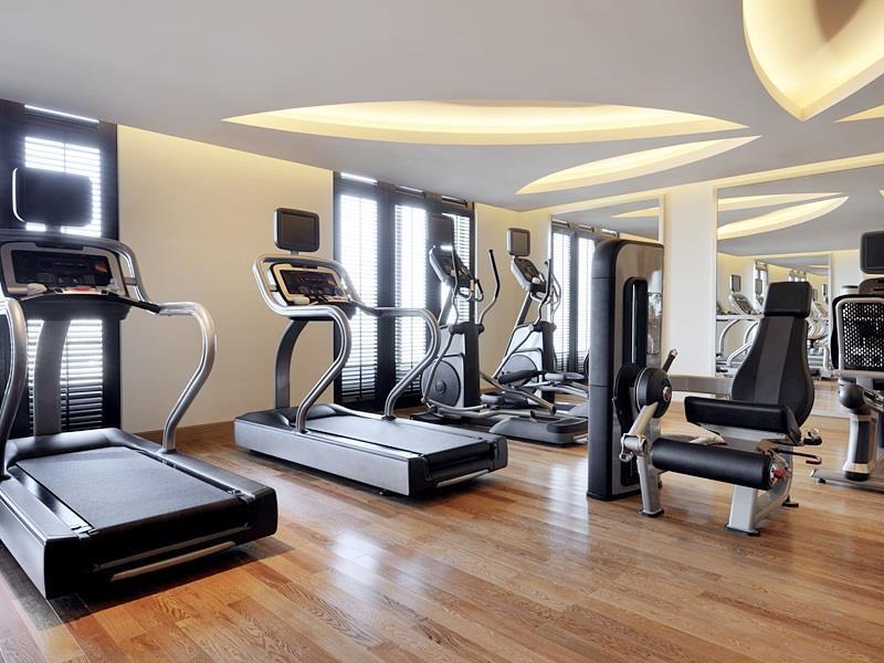 Marriott Executive Apartments Al Jaddaf, Dubái Exterior foto The gym at the hotel
