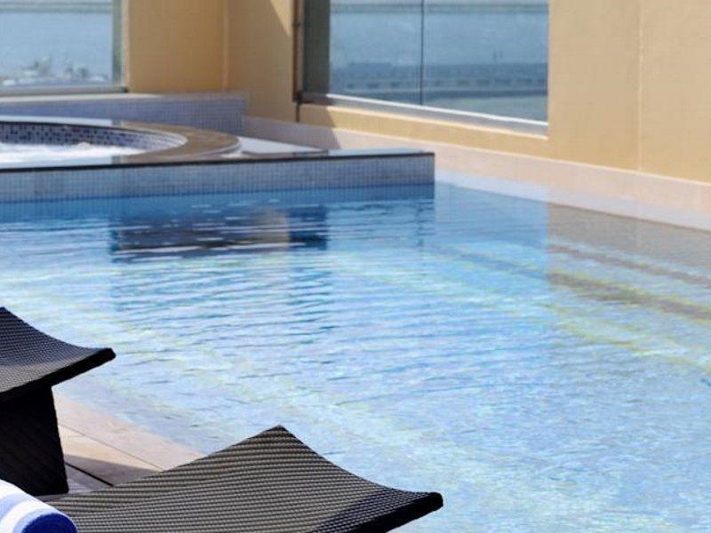 Marriott Executive Apartments Al Jaddaf, Dubái Exterior foto Infinity pool