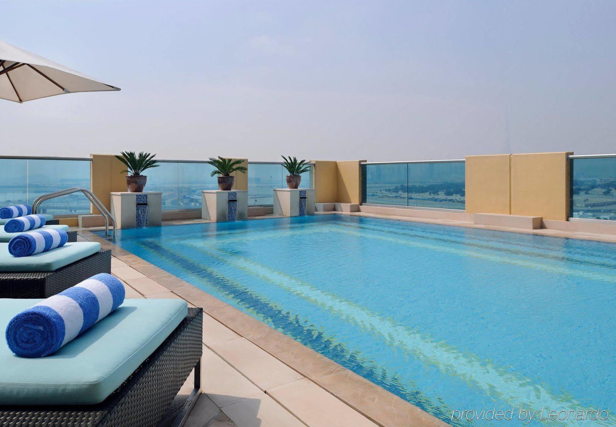 Marriott Executive Apartments Al Jaddaf, Dubái Exterior foto Rooftop pool